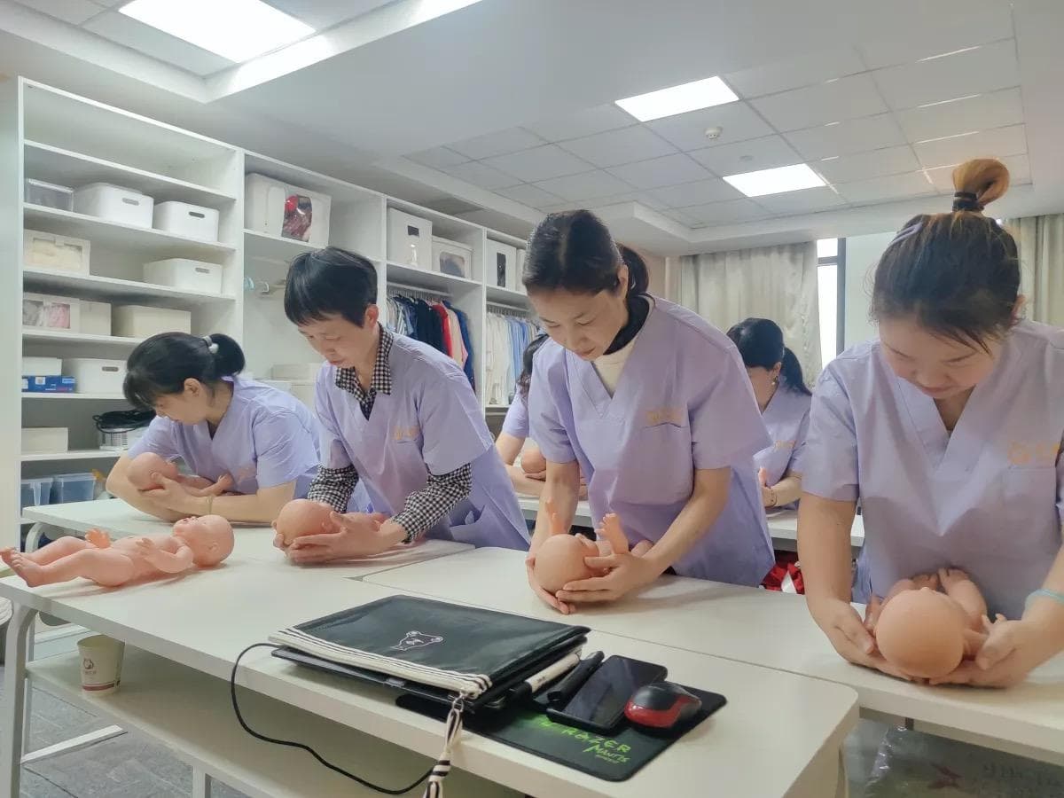 通过母婴护理平台，科学调整宝宝生活习惯