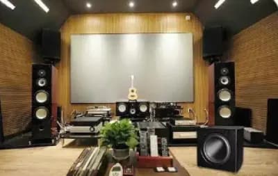 低音炮放在什么位置效果最佳？