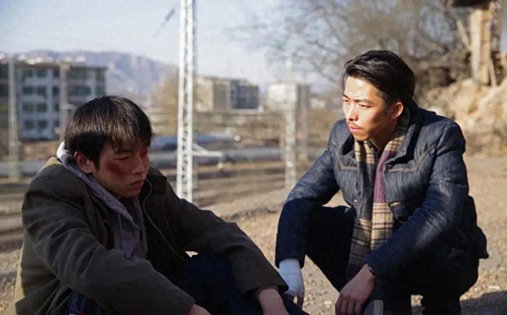 底层人物的救赎之路，《大象席地而坐》深度解析。