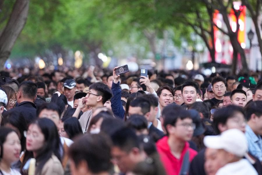 “五一”消费观察：人流涌动背后的市场活力