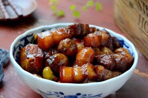 多名医生呼吁：超过70岁的老人，宁愿在家喝粥吃馒头，也别吃这些