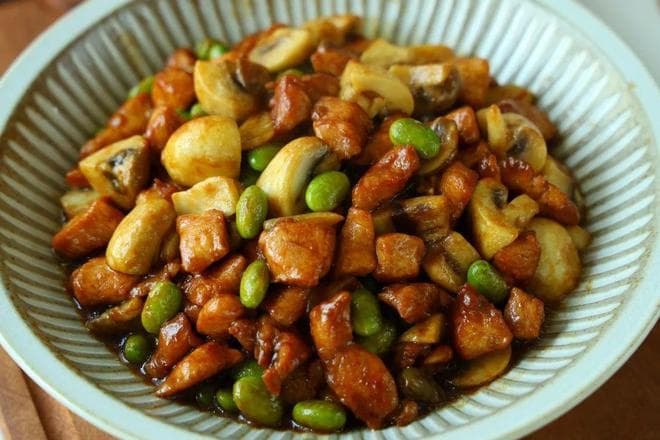 鸡胸肉炒口蘑：高蛋白低热量的餐桌“宝”