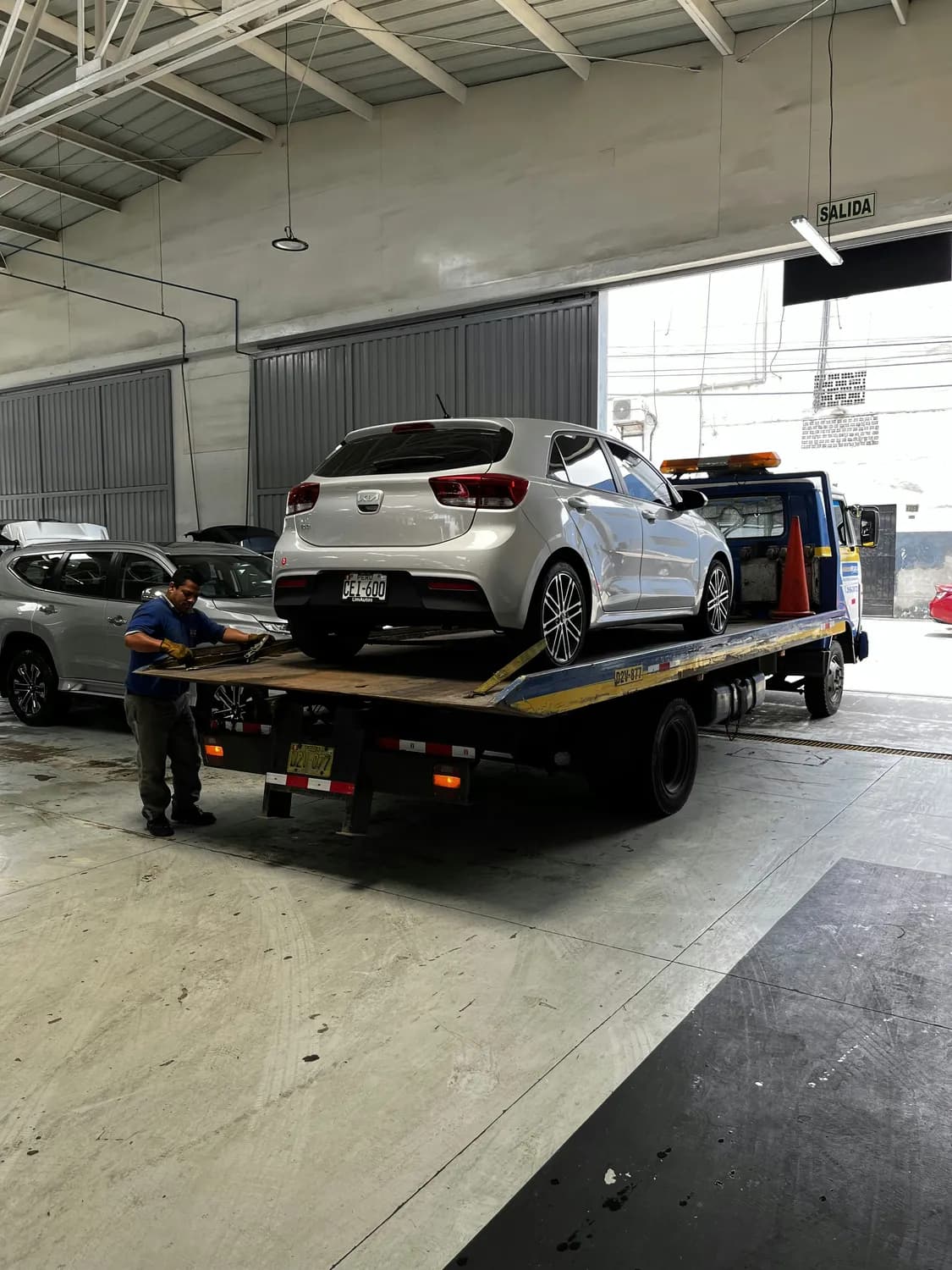 道路救援服务：关键时刻的及时帮手