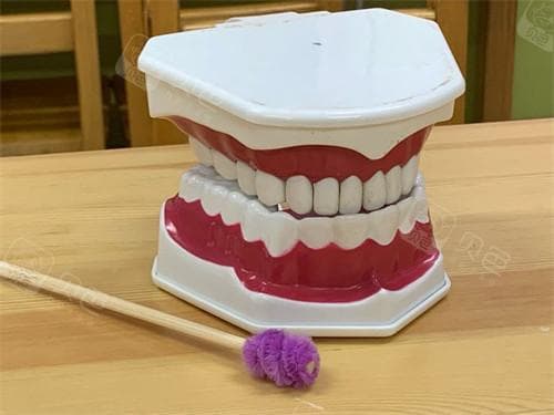 牙龈脓包囊肿怎么治？牙龈脓包囊肿大作战：从药物到手术的多方位攻略