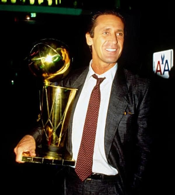 帕特-莱利：1989-90赛季的NBA最佳教练与湖人王朝的缔造者
