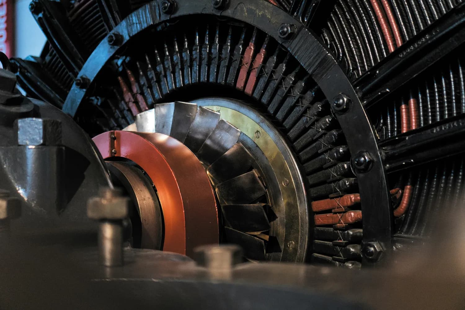 揭秘CERN LHC的AI黑科技：如何处理海量数据并推动物理发现