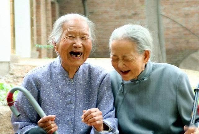 70岁奶奶记忆力似年轻人，她的4个健脑妙招，大部分人可做到