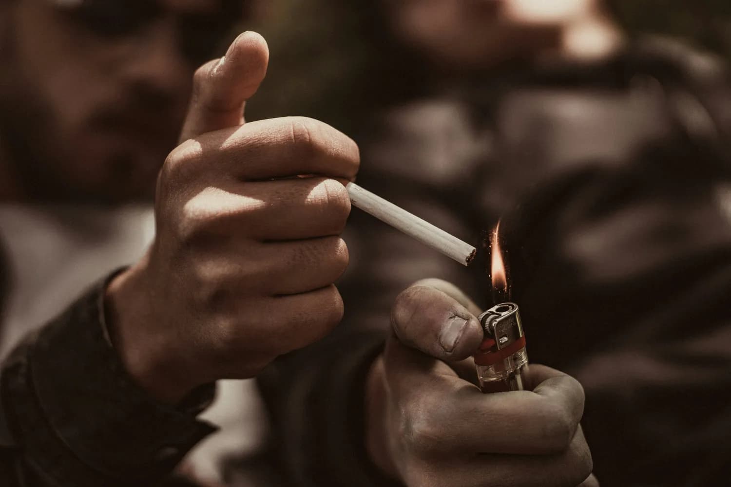 领导递烟，高情商的正确打开方式