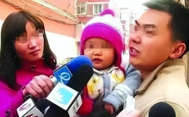 孩子姓名违反法律，派出所民警拒绝办理后，父亲怒将民警告上法庭