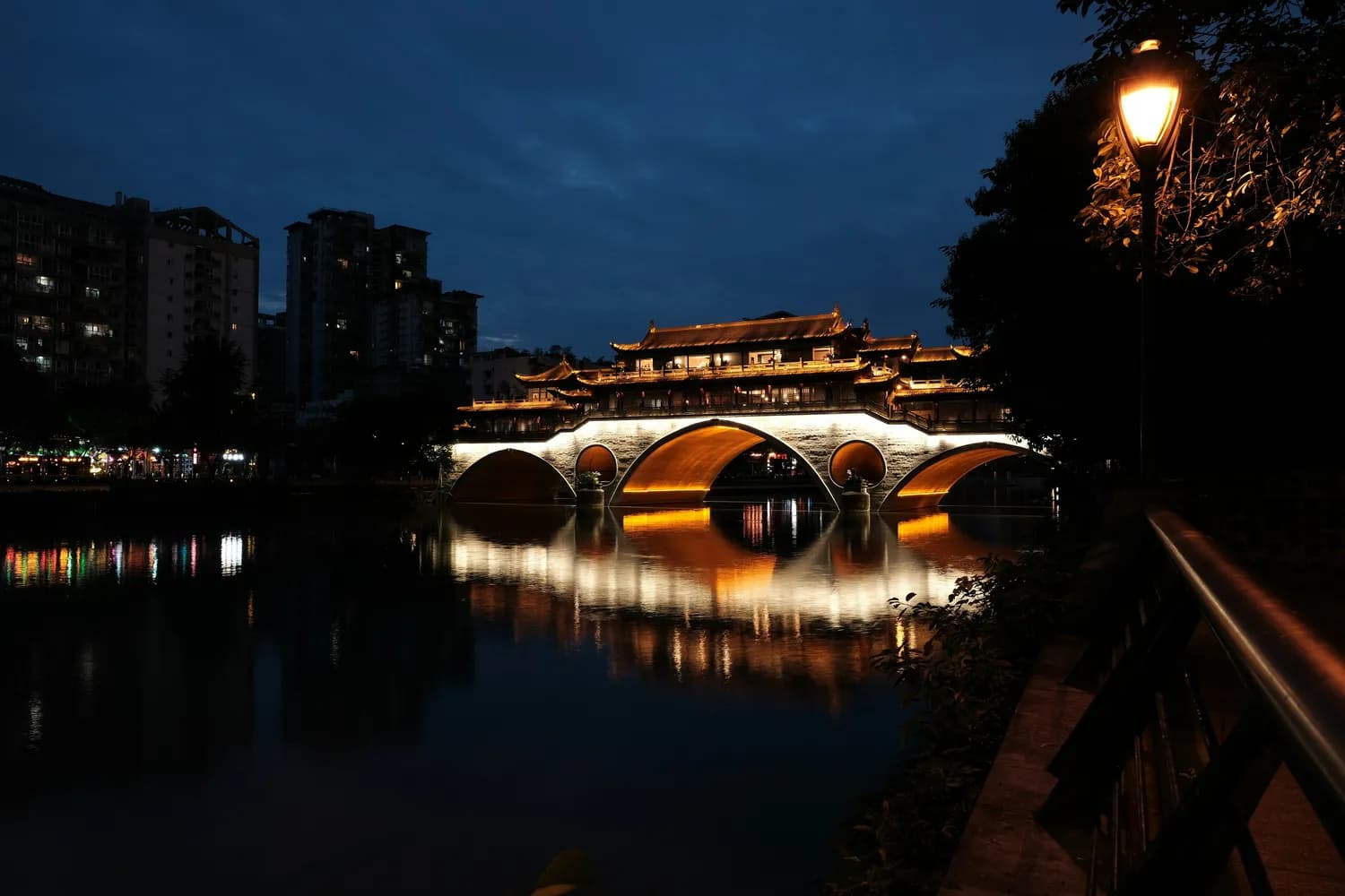 安顺廊桥：成都最美夜景打卡地