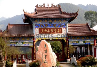 真佛山旅游攻略：四川达州的三教合一宗教胜地