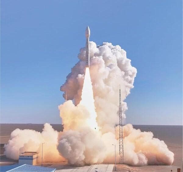 力箭一号遥五运载火箭“一箭15星”发射成功，商业航天首次服务国际用户