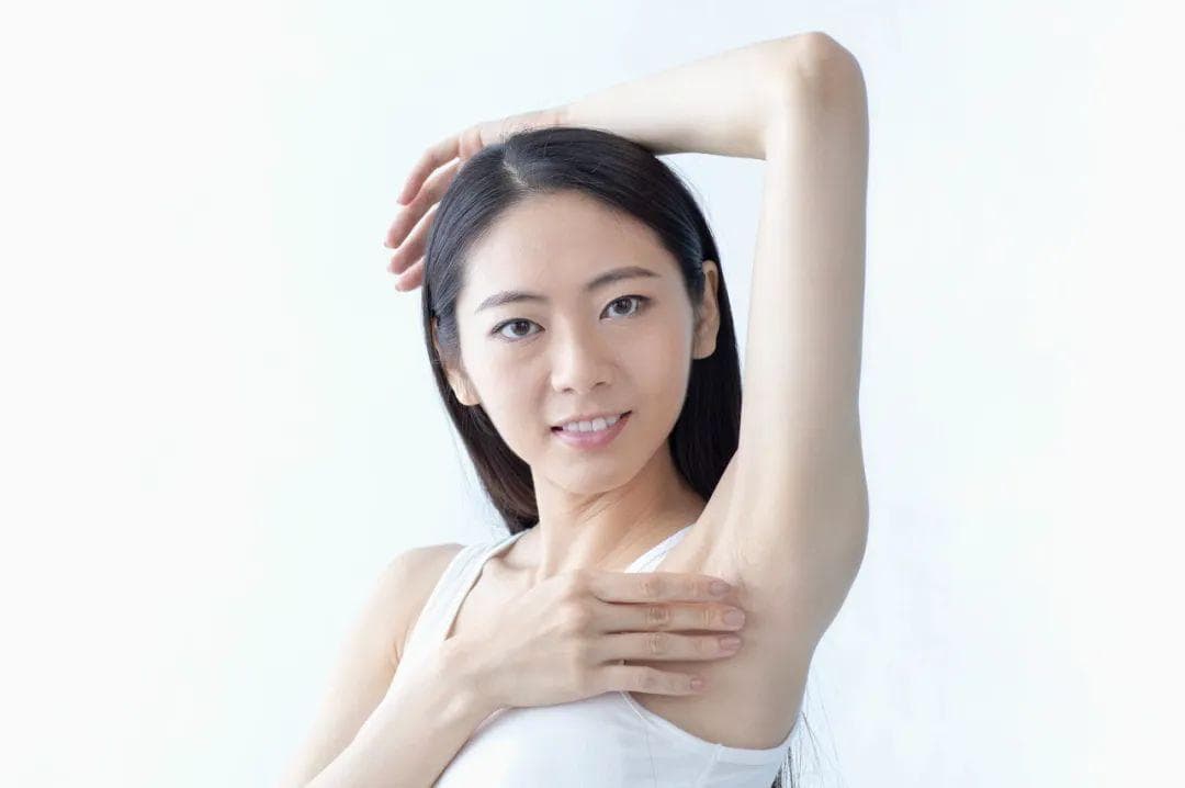 腋下发黑、暗沉，可能是身体发出的疾病信号！快自查