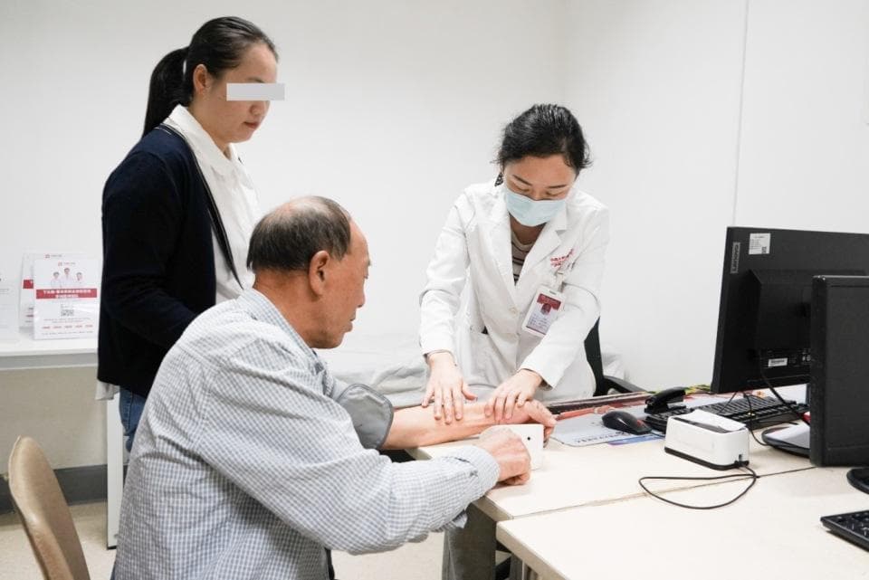 得了糖尿病，能长期喝“0糖饮料”吗？发病明显年轻化，湘雅专家教你防治