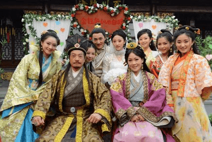 古代妾室的地位如何？她們與正室的待遇有何區別？