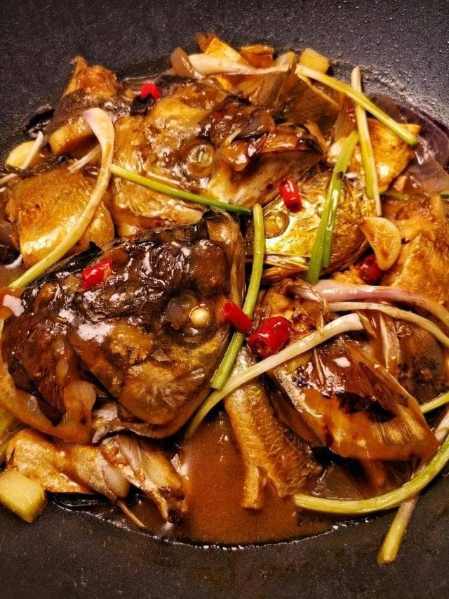 砂锅鱼头、天麻蒸鸡……五道经典家常菜制作详解
