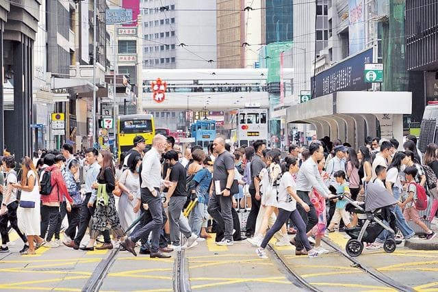 工作与生活平衡仍是首要离职原因，但比例下降10个百分点