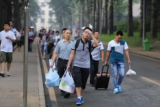 中国大学学费金字塔，你的家庭条件可以承担到哪一档？