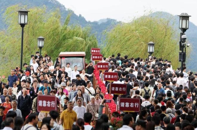 2024年国庆假期热门景区排行榜：西湖风景区登顶，年轻游客成主力