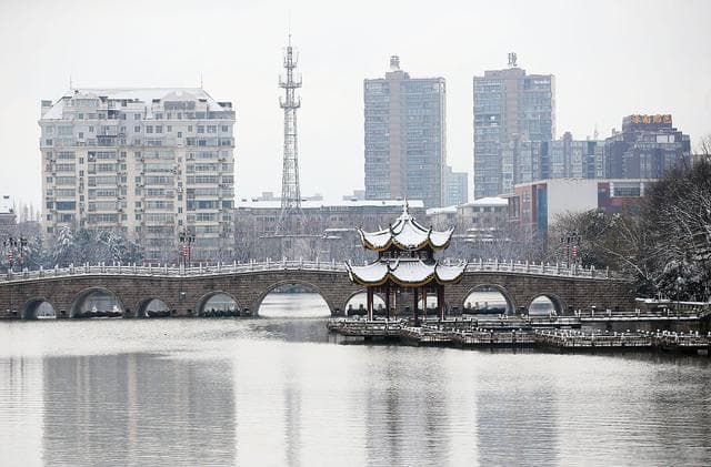 南通濠河：探寻美食的2A级景区，入冬两日雪景之旅