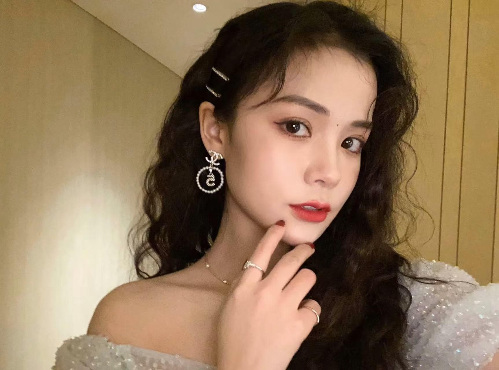 扬州TS CD男娘：探寻性别身份与文化的交织