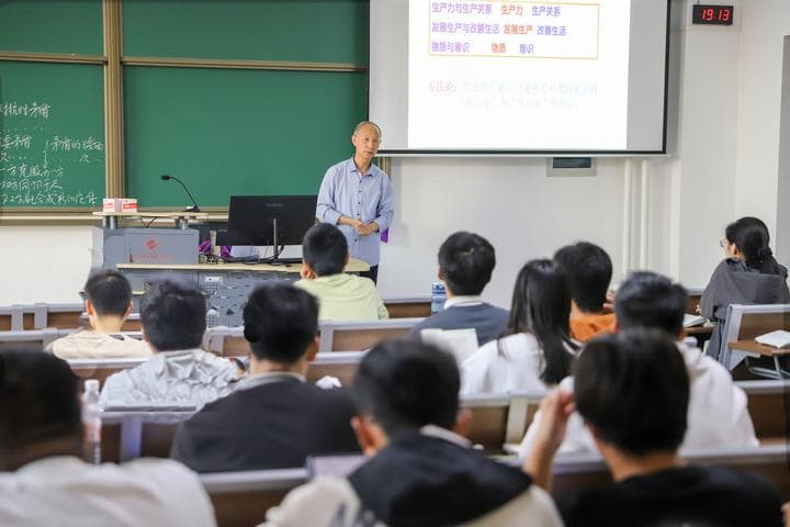 为“疆”来，也为将来——百位银龄教师的“第二人生”