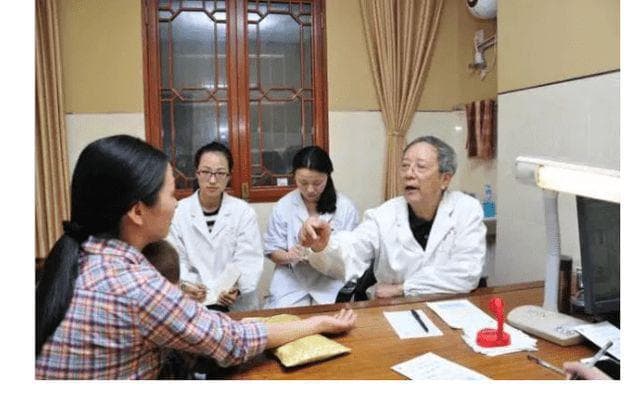 多走路真的能改善胃病？医生建议避免3个坏习惯养护肠胃