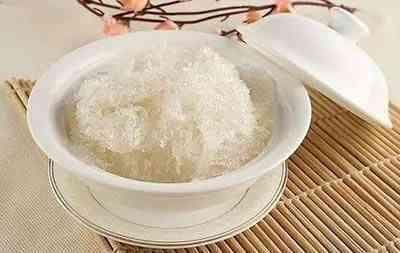 燕窝确能缓解喉咙痛，但需适量不可依赖