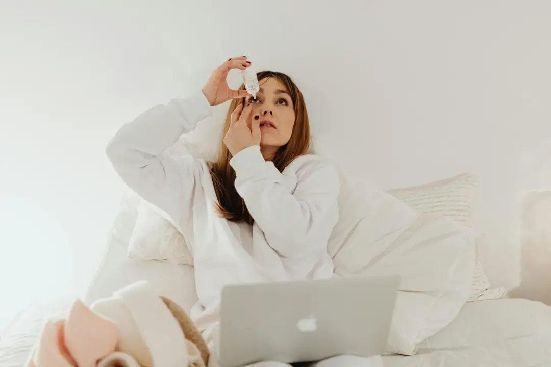 很舒服，但是很伤眼睛的一件事，很多人都在做
