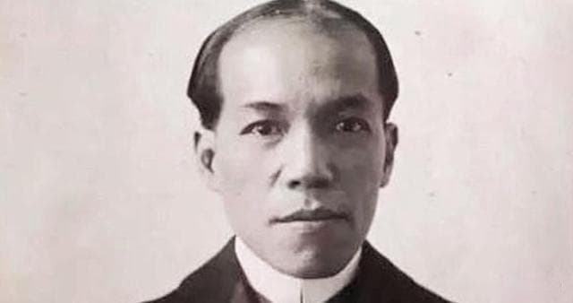 梁启超一生约有十变，不惜以今日之我与昨日之我战，不幸因病逝世