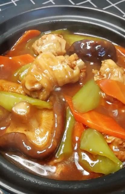 家庭自制黄焖鸡，简单美味的烹饪指南