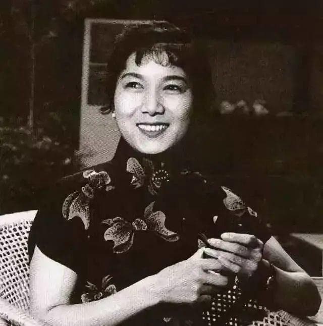 从京剧学徒到“评剧女王”，新凤霞的艺术人生