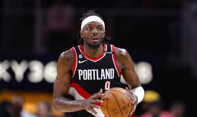 NBA交易市场动态：湖人目标打折出售，公牛兜售三大悍将