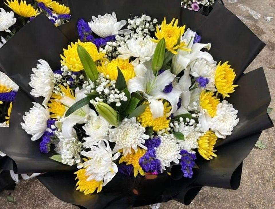 “鲜花换纸钱” “代客祭祀”“云祭扫” 新祭扫方式让思念不断线