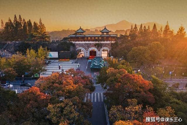 探索南京的多元面孔：从古城墙到现代都市
