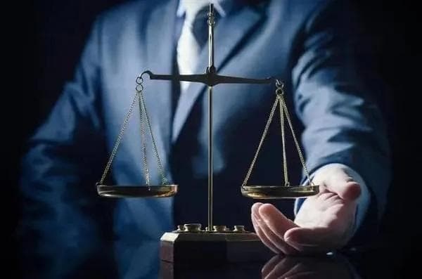 法律维持的是正义还是秩序？