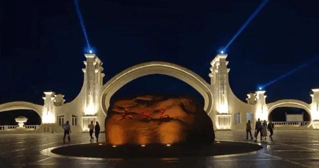 太阳岛夜公园：梦幻光影下的城市新名片