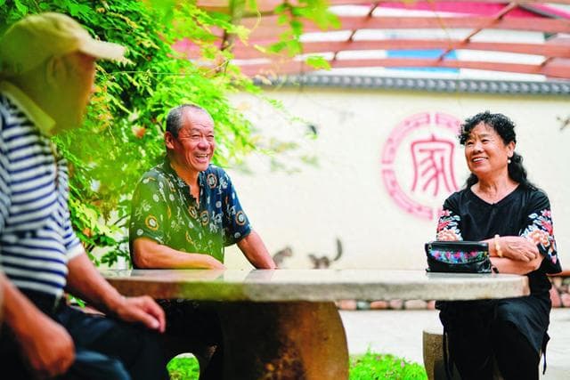 中国增开银发旅游专列 让老“游”所乐更便捷舒适