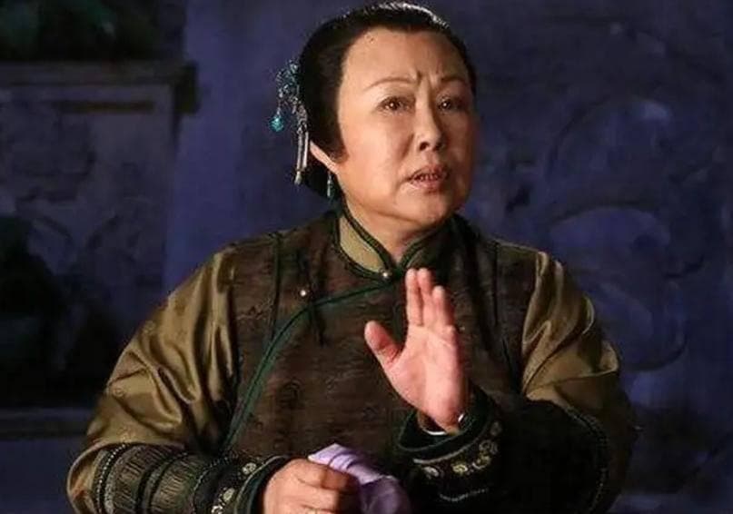 斯琴高娃凭《骆驼祥子》获金鸡奖，开创蒙古族演员先河