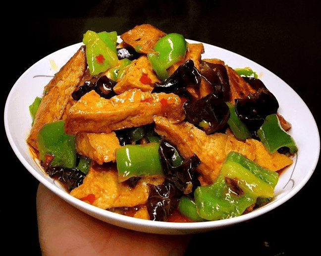 家常豆腐：从选料到上桌，手把手教你做出饭店级美味！