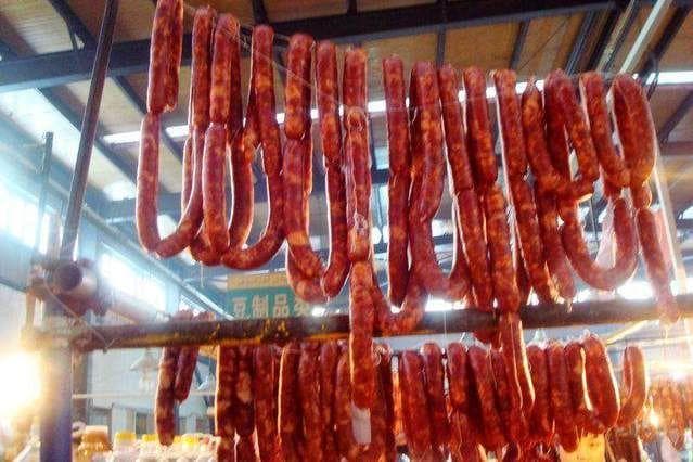 灌香肠用猪的哪个部位的肉最好？