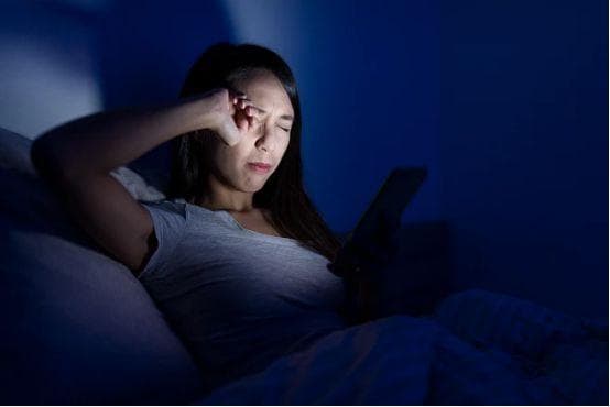 肌本百颜：熬夜给你带来了什么？