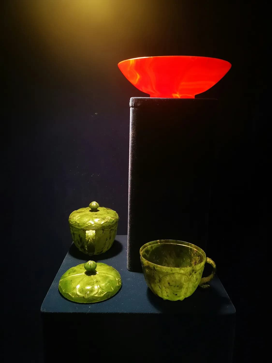 “星辰大海”建盏艺术精品展：百位艺术家共绘瓷坛“黑牡丹”
