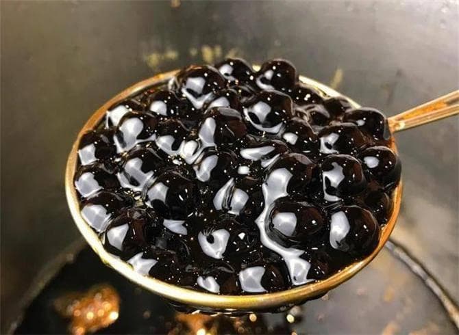 奶茶里面的珍珠，到底是什么做的？吃了会对身体有害吗？