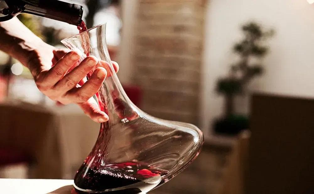 揭秘醒酒时间：如何判断一瓶酒的醒酒时长？