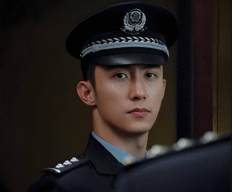 黄景瑜：内娱少有的男人味，别人拍戏为赚钱，他是为了“服兵役”