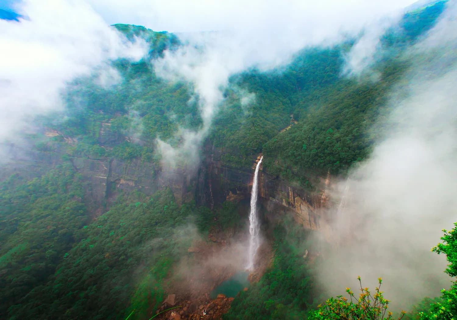 云南雨季旅游全攻略：这些地方最易被淹，出行必备指南！