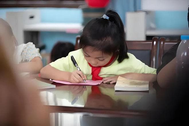 教育部：全面落实随迁子女入学政策，精简入学证明材料