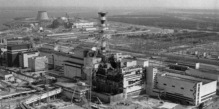 1986年切尔诺贝利：走向核反应堆的3828名士兵