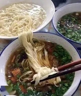 鄠邑区六大特色美食：从秦镇米皮到盘丝酥，每一道都令人回味无穷